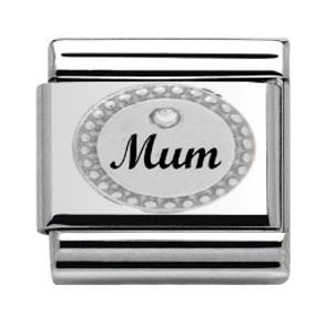 Mum in Oval Silver Charm