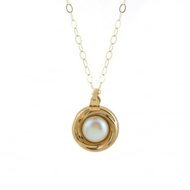 9ct Gold Pearl Set in Gold Pendant and 16'' Trace Chain